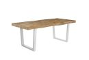 Massiver Holztisch mit natürlicher Baumkante und weißen Metallbeinen, moderner Esstisch im Industrial Design.