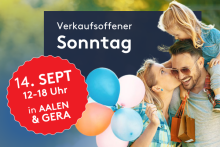 Familie mit Luftballons beim verkaufsoffenen Sonntag am 14. September in Aalen und Gera, fröhliche Stimmung.