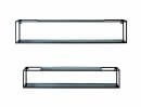 Zwei moderne, schwarze Wandregale aus Metall im minimalistischen Design, freischwebend vor weißem Hintergrund.