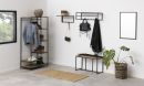 Moderner Flur mit Garderobe, Kleiderständer, Bank, Pflanzenkorb und Wandregalen im Industrial-Stil.