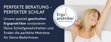 Frau liegt entspannt im Bett; daneben Infos zur Matratzenberatung durch geschulte Ergopraktiker und deren Logo.
