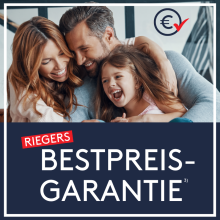 Familie auf Sofa, darunter Text „BESTPREIS-GARANTIE“ und Möbel Rieger Logo auf dunklem Hintergrund. plaintext Kopieren Bearbeiten Familie auf Sofa, darunter Text „BESTPREIS-GARANTIE“ und Möbel Rieger Logo auf dunklem Hintergrund. Details siehe unten.