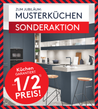 Moderne Musterküche in Dunkelblau mit Insel, Jubiläumsaktion, Küchen zum halben Preis, Sonderangebot.