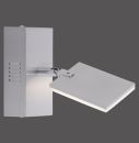 Moderne LED-Wandleuchte aus gebürstetem Aluminium, eckiges Design, schwenkbarer Leuchtkopf, neutralgrauer Hintergrund.