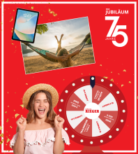 Jubiläums-Gewinnspielbanner mit Frau, rotem Hintergrund und Glücksrad, beworben mit 75 Jahren Rieger.