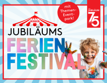 Jubiläums Ferienfestival bei Rieger mit Themen-Eventpark, lachendes Kind mit bunter Farbe an den Händen.