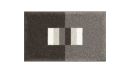 Moderner rechteckiger Teppich in Grau mit geometrischem Muster und kontrastreichen Farbflächen auf weißem Hintergrund.