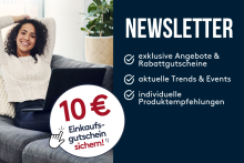 Junge Frau mit Laptop auf Sofa, 10€ Einkaufsgutschein sichern, Newsletter mit Angeboten und Produktempfehlungen.