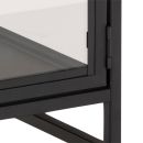 Detailansicht einer modernen Vitrine aus schwarzem Metall mit Glastür und stabilem Rahmen, minimalistisches Design.