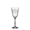 Elegantes Weinglas aus Kristall mit filigranem, graviertem Dekor auf weißem Hintergrund, edles Glasdesign.