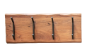 Wandgarderobe aus Massivholz mit vier schwarzen Haken, modernes Design für Flur oder Eingangsbereich.