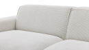 Helles Sofa aus Cordstoff mit geripptem Muster, moderne Polstermöbel für Wohnzimmer, Detailansicht der Rückenlehne.