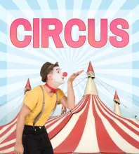 Grafik mit rosafarbenem Schriftzug „Circus“ und einem Clown vor einem Hintergrund mit Zirkuszelten.