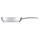 Edelstahlpfanne mit langem Griff, glänzend, ideal zum Braten und Kochen in der modernen Küche.