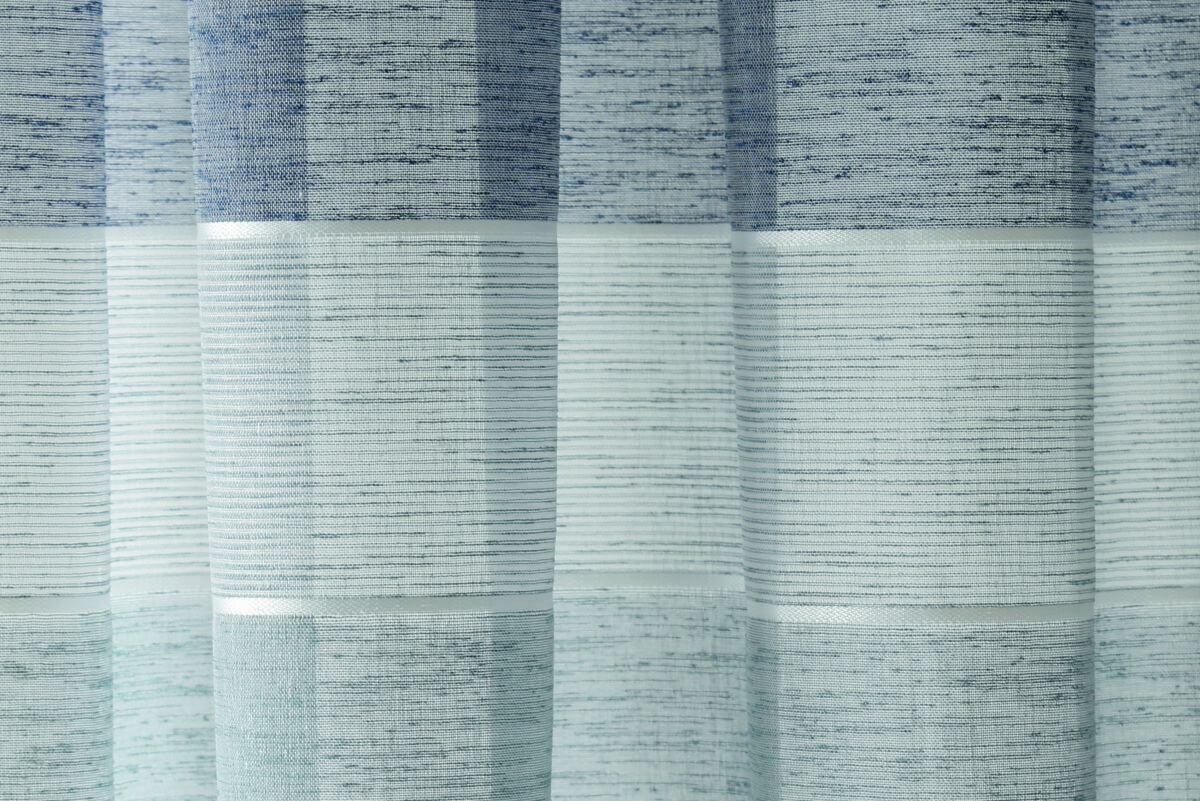 Vorhang mit verdeckten Schlaufen Vorhang mit verdeckten Schlaufen