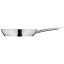 Edelstahl-Pfanne mit langem Griff, glänzend, ideal zum Braten und Kochen in der modernen Küche.