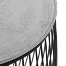 Runder Beistelltisch mit Metallgitter-Gestell und abnehmbarer, silberner Tischplatte im Industrial Design.