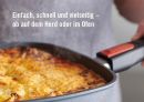 Goldbraun überbackener Auflauf in einer Pfanne, frisch zubereitet, ideal für Herd und Ofen, dampfend heiß.