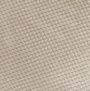 Strukturierte beige Waben-Oberfläche, Nahaufnahme von texturiertem Stoff mit hexagonalem Muster.