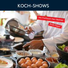 Kochshow mit Profikoch, frische Zutaten wie Eier und Gemüse, Live-Kochen, Profi-Tipps für gesunde Rezepte