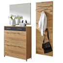 Moderner Flur-Garderobenschrank aus Holz mit Spiegel, Kleiderhaken, Jacke, Tasche und Dekoration.