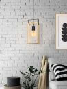 Moderne Wohnzimmer-Einrichtung mit Hängelampe aus Holz, grauer Couch und dekorativer Kunst an weißer Backsteinwand.