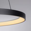 Moderne runde LED-Hängeleuchte mit schwarzem Rahmen und warmweißem Licht vor grauem Hintergrund.