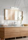 Modernes Badezimmer mit Holzwaschtisch, rundem Waschbecken, großem Spiegel und stilvoller Wandbeleuchtung.