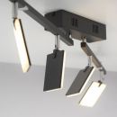 Moderne LED-Deckenleuchte mit drei verstellbaren, rechteckigen Spots in Schwarz für Wohnzimmer oder Büro.