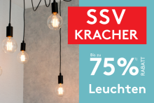 Werbegrafik mit dem Schriftzug „SSV-Kracher – Bis zu 75 % Rabatt auf Leuchten“. Links im Bild moderne, minimalistische Hängelampen mit sichtbaren Glühfäden vor einer hellen Wand in Betonoptik.